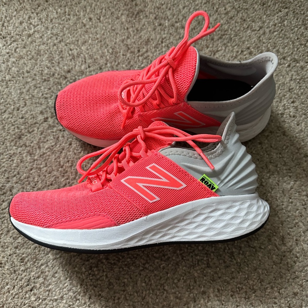 New Balance ROAV tennis shoes